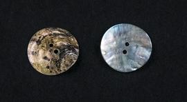 Knoflík 30 mm perleťový